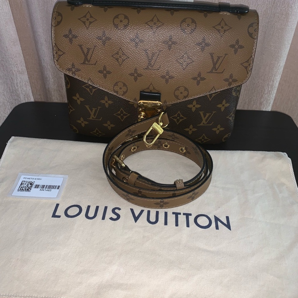 Louis Vuitton POCHETTE MÉTIS MONOGRAM REVERSE
